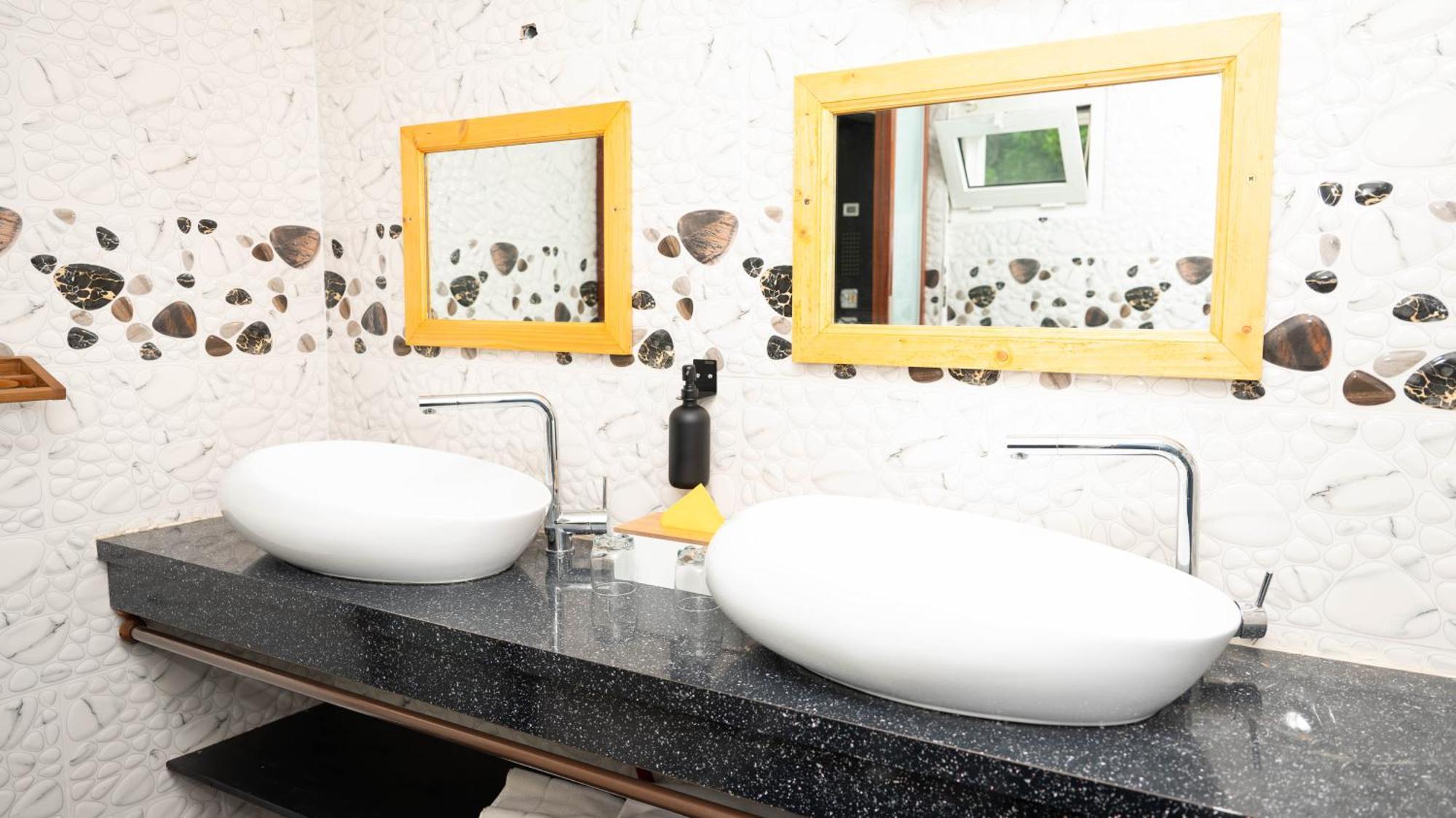 Jade Hotel And Spa Bandrele Екстер'єр фото