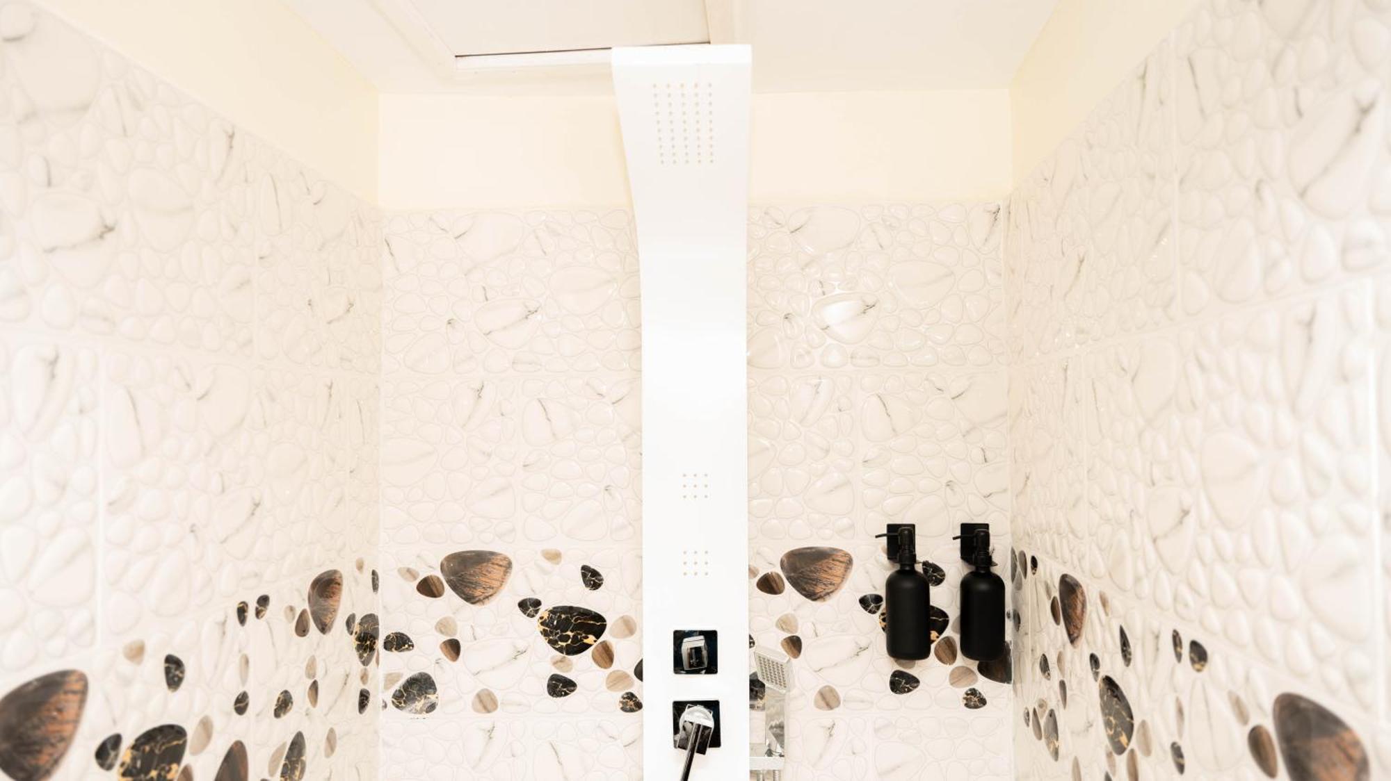 Jade Hotel And Spa Bandrele Екстер'єр фото